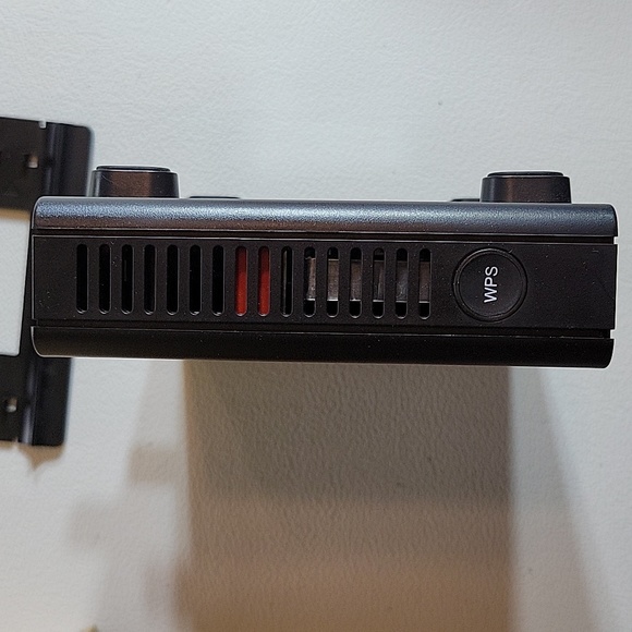 Actiontec Single Dual-Band Wireless Network Extender and Ethernet Over Coax - Picture 7 of 7